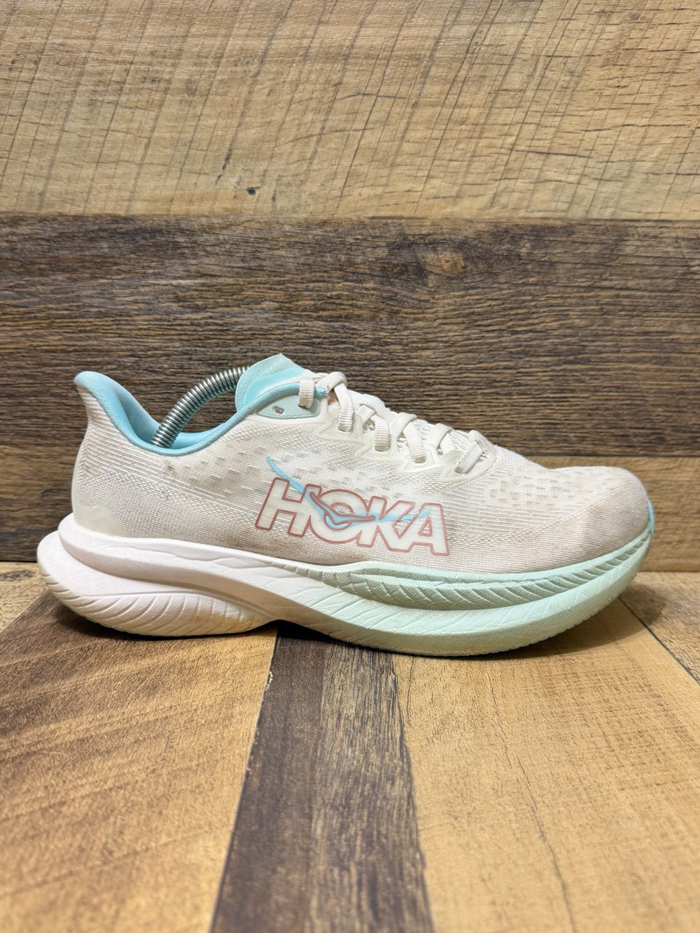 Hoka One One Mach 6 Athletic Running Sneakers Size 8D Wide Women’s F212240